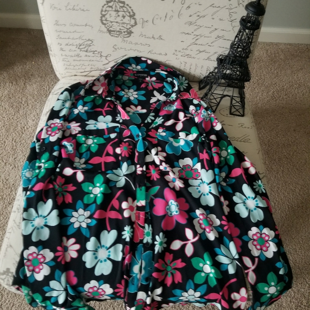 Floral long sleeve blouse worn once only